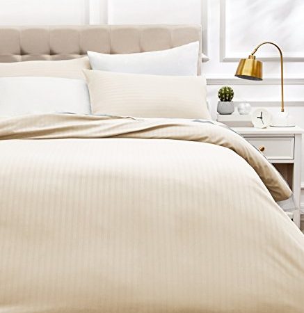 Amazon Basics Set di elegante copripiumino in microfibra, con due federe - 200 x 200 cm, Beige